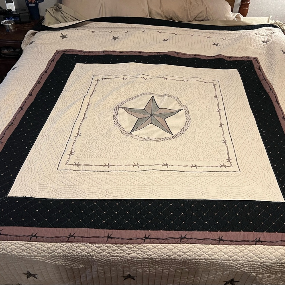 Donna Sharp Texas Pride Star full/queen quilt.